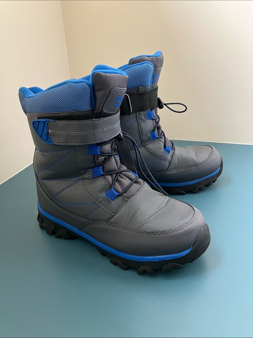 DSG Gray and Blue Kids Winter Snow Boots - Boys size 6